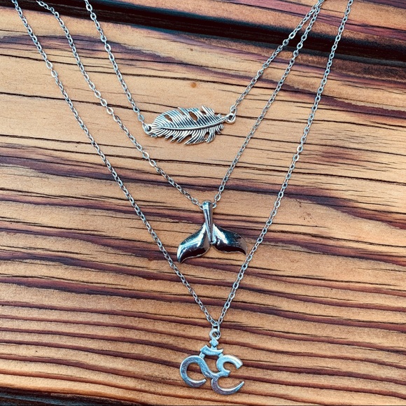 ADELLA ♡ Bohemian Layered Necklace - Picture 3 of 3